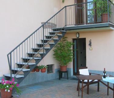 Alba Bed & Breakfast | Highly Rated I Tigli di Altavilla: Family-Friendly Getaway