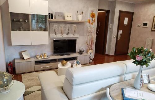 Varenna House | Discover I Tre Oleandri Varenna: Guest Rated 9.9 with Dining