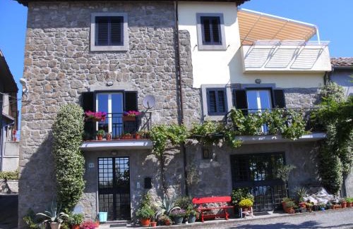 Montefiascone Bed & Breakfast | Guest Rated: I Tulipani Olandesi with 9/10 Satisfaction