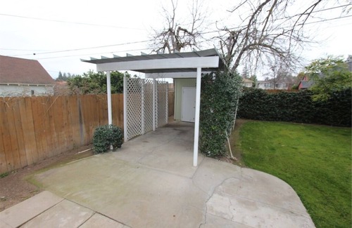 Raisin House | Welcome to Your Perfect Home in Tower District Area