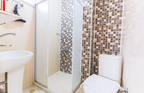 Iznik Hotel | Family-Friendly İznik Otel with Pool and Breakfast Options