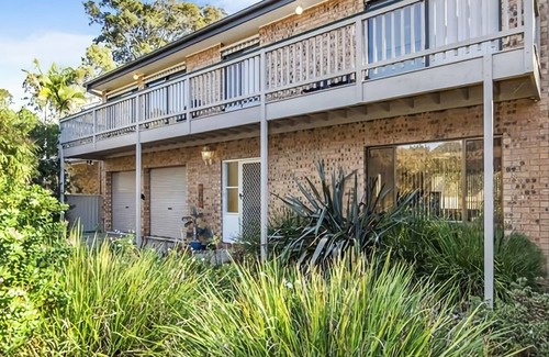 Surfside House | Pet-Friendly Iandra Road with Oceanfront Views