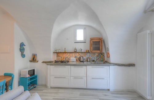 Calice Ligure Apartment | Experience Ancient House of Song - Iara with Spa & Kitchen