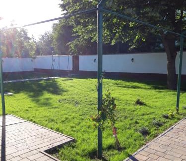 Sector 1 House | Discover Iarca Cottage: Pet-Friendly Retreat with Breakfast