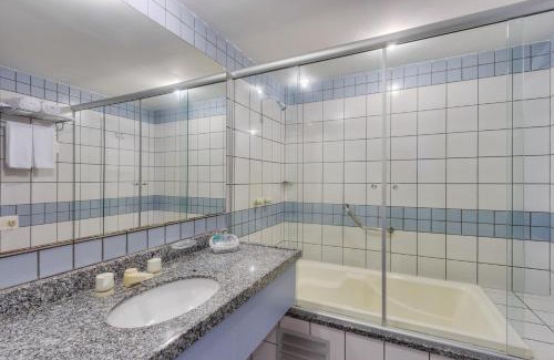 Mucuripe Hotel | Ideally Located Iate Plaza Hotel with Ocean Views & Pool