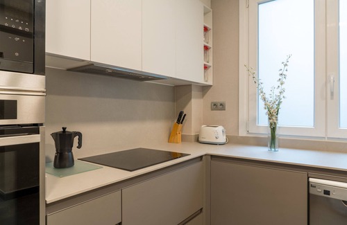 Bilbao City Centre Apartment | IBARROLA by People Rentals: Family-Friendly Spa Retreat