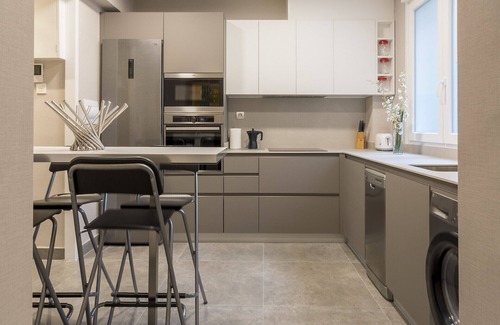 Bilbao City Centre Apartment | IBARROLA by People Rentals: Family-Friendly Spa Retreat