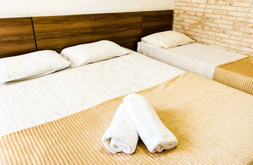 Foguete Hotel | Relaxing IBELLO BEACH Pousada: Family-Friendly with Pool