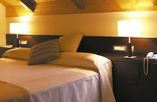 Lagostelle Hotel | Relax at Iberik Gran Balneario de Guitiriz with Spa & Pool