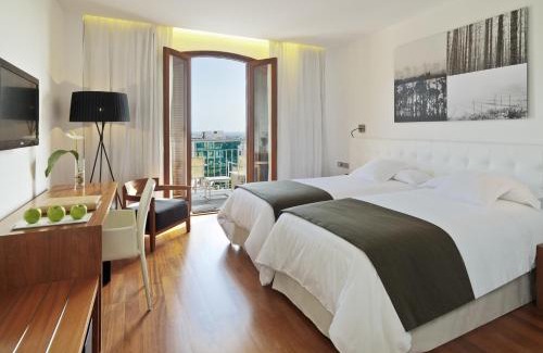 Santa Cruz de Tenerife Hotel | Elegant Iberostar Heritage Grand Mencey with Oceanfront Spa