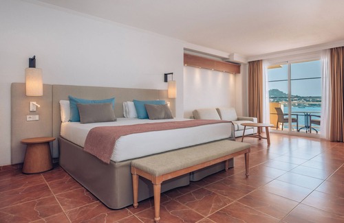 Costa de la Calma Hotel | Serene Iberostar Selection Jardín del Sol Suites for Adults