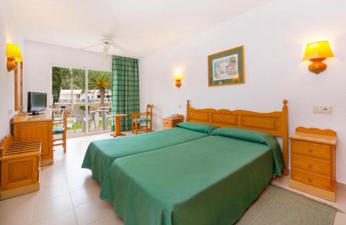 Manacor Hotel | Experience Iberostar Waves Cala Domingos: Oceanfront Bliss