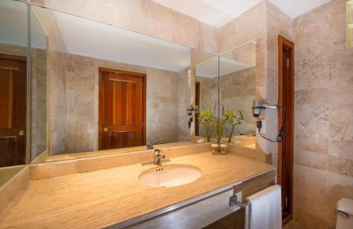 Playacar Zona Hotelera Resort | Relax at Iberostar Tucan with Oceanfront Views & Spa Access