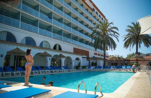 Sant Salvador Hotel | Discover Ibersol Playa Dorada: Family-Friendly Retreat