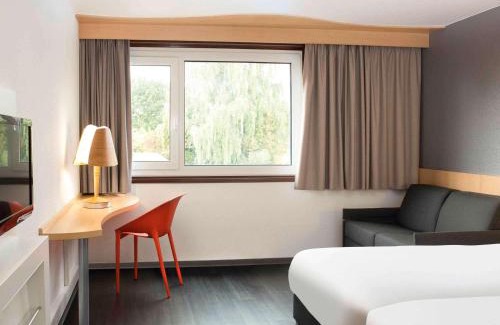 Thielle-Wavre Hotel | Oceanfront Comfort at ibis 3 Lacs Neuchâtel