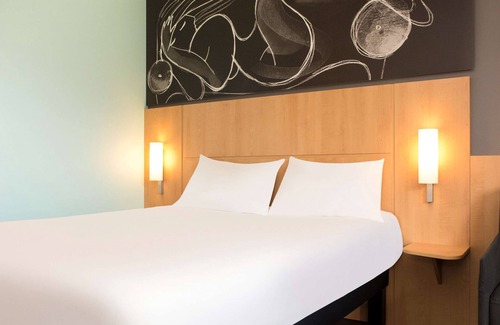 Thielle-Wavre Hotel | Relax at Ibis 3 Lacs Neuchatel Hotel with Spa & Breakfast