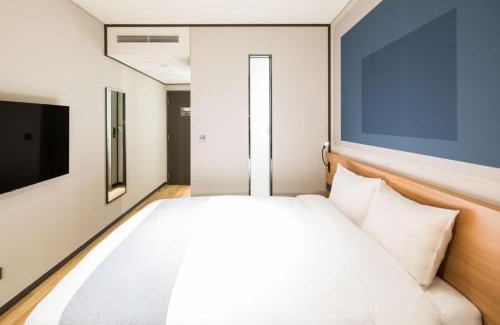 Ingye-dong Hotel | Modern Ibis Ambassador Suwon: 4-Star Comfort Awaits