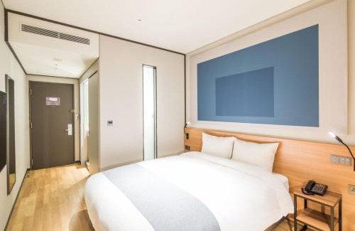 Ingye-dong Hotel | Modern Ibis Ambassador Suwon: 4-Star Comfort Awaits