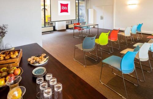 Antwerp Hotel | Pet-Friendly Stay at ibis Antwerpen Centrum with Breakfast