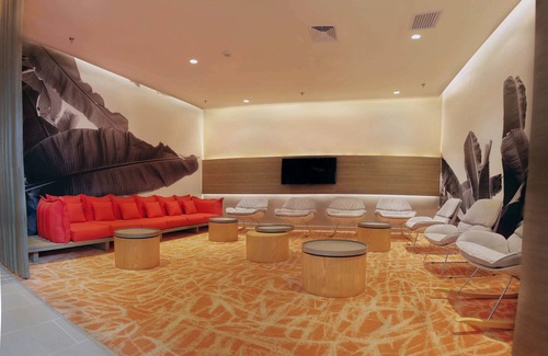 Cabo de Hornos Hotel | Highly Rated ibis Apartado: Family-Friendly with Spa Access