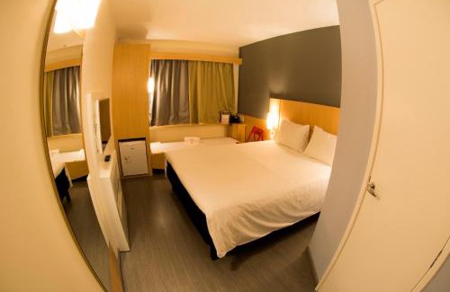 Santa Cruz Hotel | Pet-Friendly ibis Aracruz with Great Amenities & High Rating