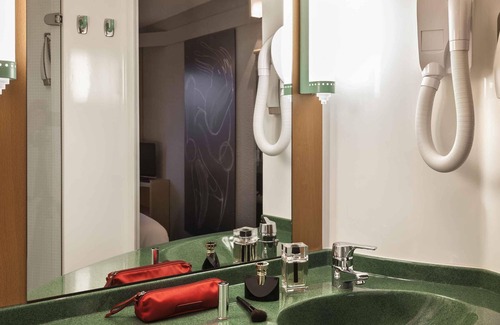 Auch Hotel | Relax at ibis Auch: Family-Friendly Stay with Spa Access