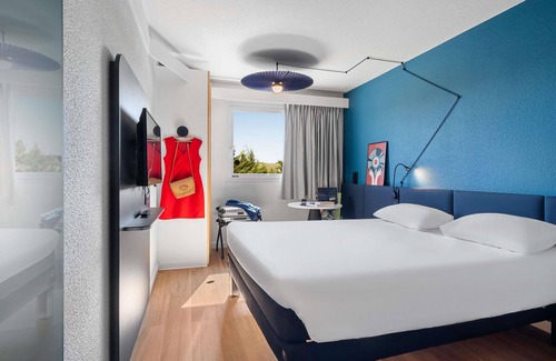 Auch Hotel | Relax at ibis Auch: Family-Friendly Stay with Spa Access