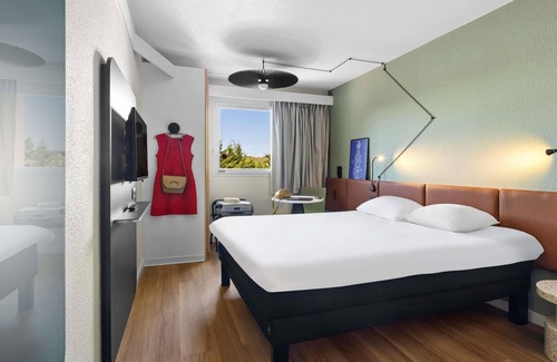 Auch Hotel | Relax at ibis Auch: Family-Friendly Stay with Spa Access