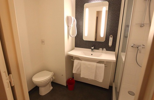 Aurillac Hotel | Relax at ibis Aurillac: Spa and Breakfast Included!