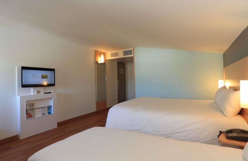 Aurillac Hotel | Relax at ibis Aurillac: Spa and Breakfast Included!