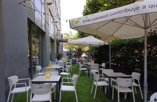 Mollet del Valles Hotel | Pet-Friendly Ibis Barcelona Mollet with Top Amenities