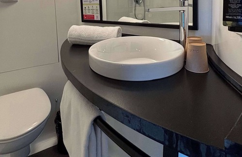 Granollers Hotel | Relax at ibis Barcelona Montmelo-Granollers with Pool & Spa