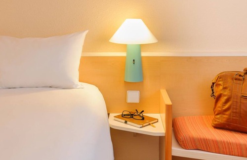 Dreilinden Hotel | Budget-Friendly ibis Berlin Dreilinden with Great Amenities