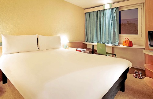 Barakaldo Hotel | Inviting ibis Bilbao Barakaldo with Spa & Family Amenities