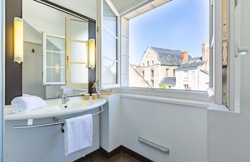 Blois Hotel | Discover ibis Blois Centre Chateau: Rated 8.8, Family-Friendly