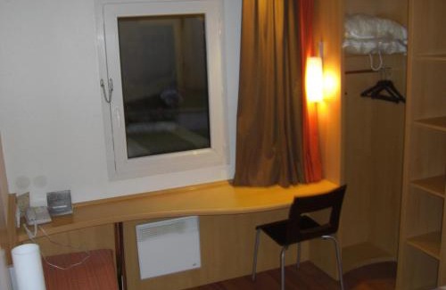 Jasseron Hotel | Pet-Friendly Stay at ibis Bourg Jasseron/Teyssonge Hotel
