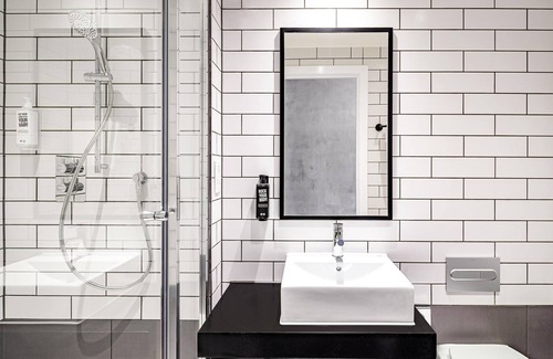 Bridgwater Hotel | Eco-Friendly ibis Bridgwater with Family Amenities & Dining