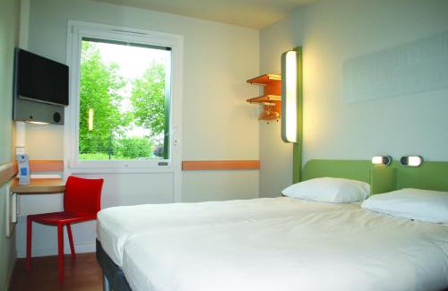 Saint-Pourcain-sur-Sioule Hotel | Budget-Friendly ibis budget Saint Pourcain with Great Amenities