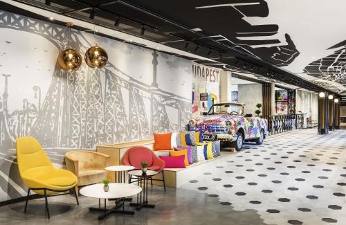 Krisztinavaros Hotel | Discover ibis Budapest Castle Hill: Pet Friendly Getaway