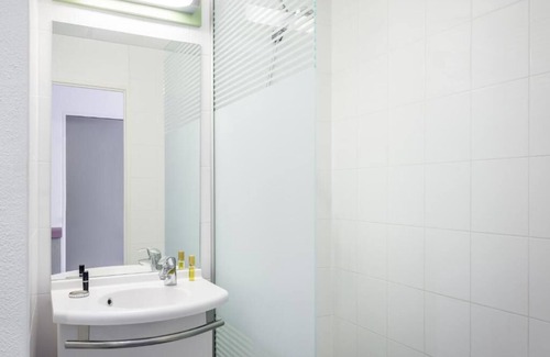 Raeren Hotel | Cozy ibis budget Aachen Raeren Grenze for Your Next Getaway