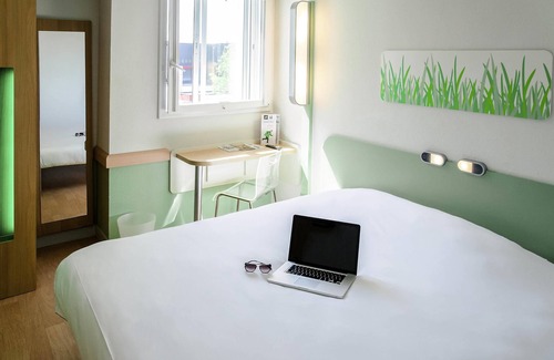 Le Blanc-Mesnil Hotel | Budget-Friendly Stay at ibis budget Aeroport le Bourget