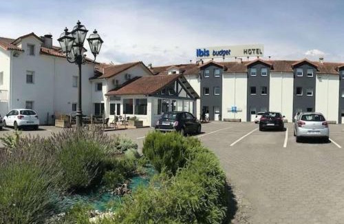 Le Passage Hotel | Budget-Friendly Ibis Budget Agen: Pet Friendly & Family Focused