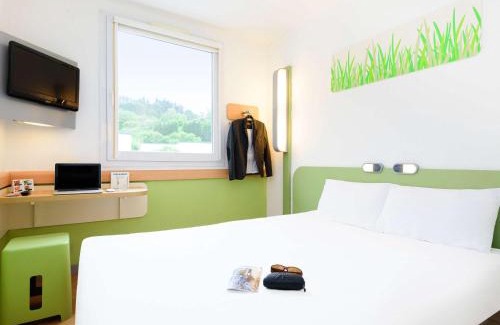 Arrigorriaga House | Pet-Friendly Ibis Budget Bilbao Arrigorriaga Awaits You