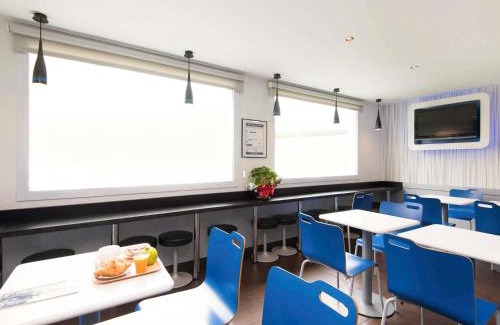 Arrigorriaga House | Pet-Friendly Ibis Budget Bilbao Arrigorriaga Awaits You