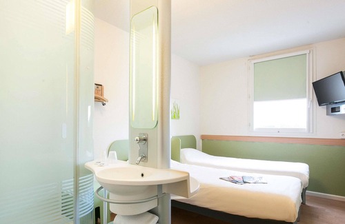Merignac Hotel | Budget-Friendly Stay at ibis budget Bordeaux Aeroport