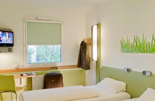 Bradford Hotel | Pet-Friendly ibis budget Bradford with Breakfast Included