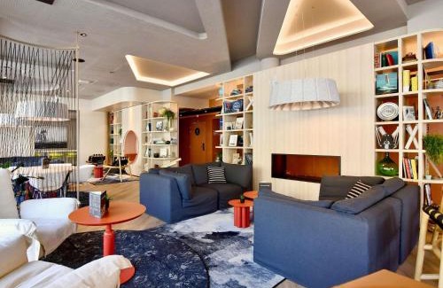 Downtown Hotel | Pet-Friendly ibis budget Brest Centre Port with Great Amenities