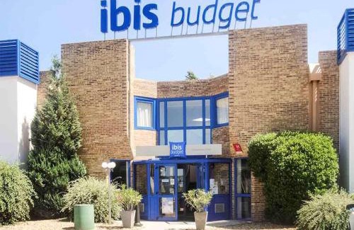 Chatellerault Hotel | Budget-Friendly Stay at ibis budget Châtellerault Nord