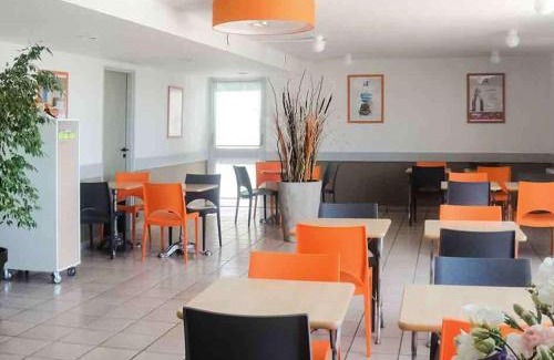 Chatellerault Hotel | Budget-Friendly Stay at ibis budget Châtellerault Nord
