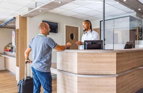 Heppignies Hotel | Budget-Friendly ibis Budget Charleroi Airport with Great Amenities